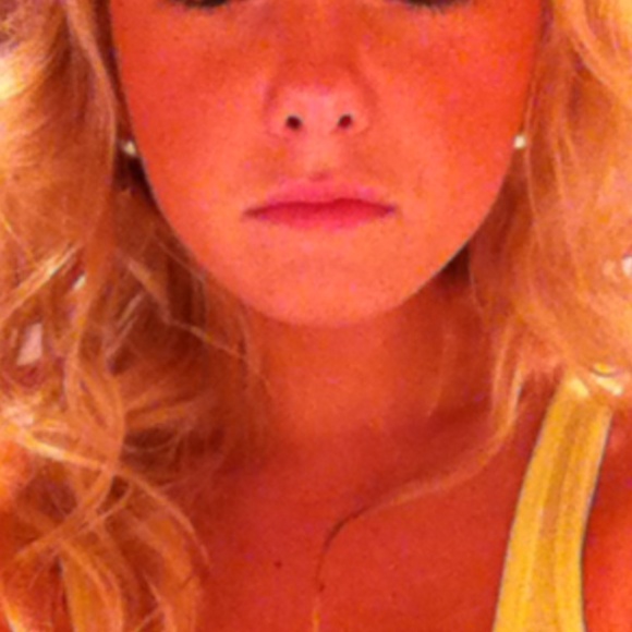 Meet your Posher, Christina - Picture 4 of 16